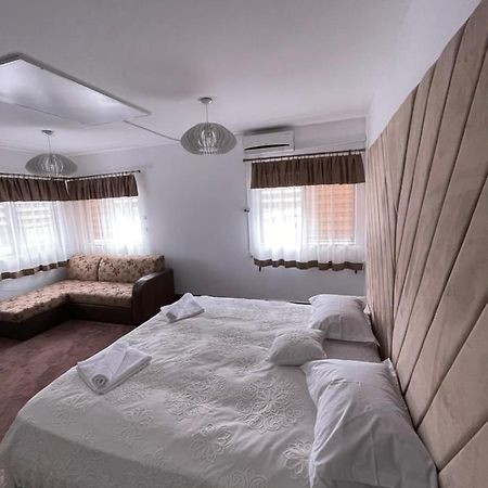 Apartelim Manastirea Humor Exterior foto